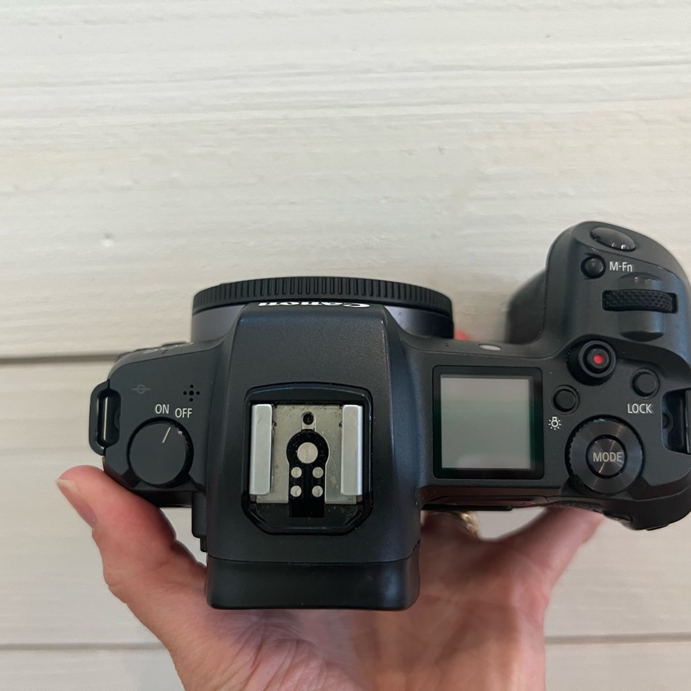 Canon EOS R camera body - Picture 2 of 6